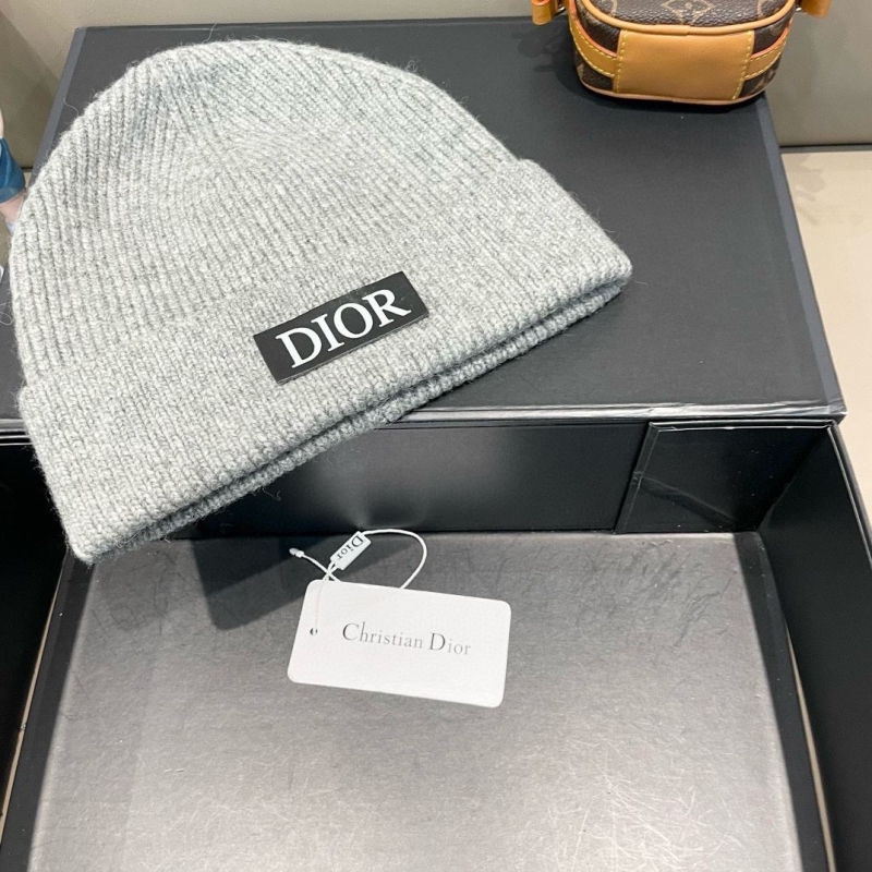 CHRISTIAN DIOR